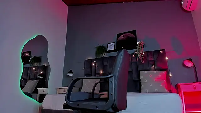 Snapshot of MrFox__ chatting on 6, 2, 2026 MrFox online show from 6, 2, 2026