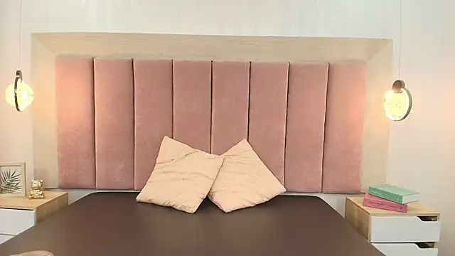 Emilia Bons online show from 15, 9, 2025