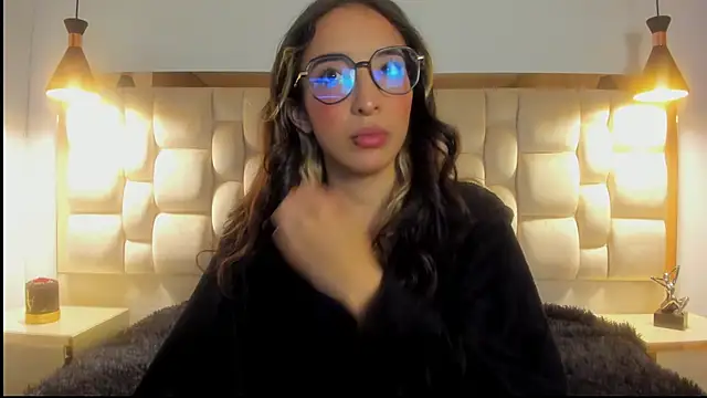 Emilia Bons online show from 17, 11, 2025