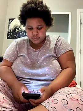 chocolate bella online show from 12, 9, 2025