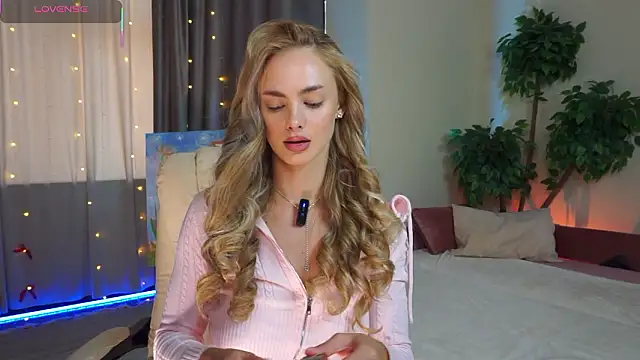 Snapshot of AliciaMellow chatting on 16, 3, 2026 AliciaMellow online show from 16, 3, 2026