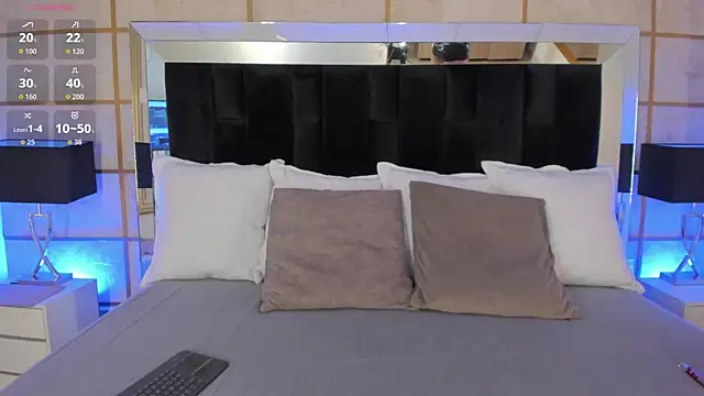 GretaVelvet online show from 8, 9, 2025