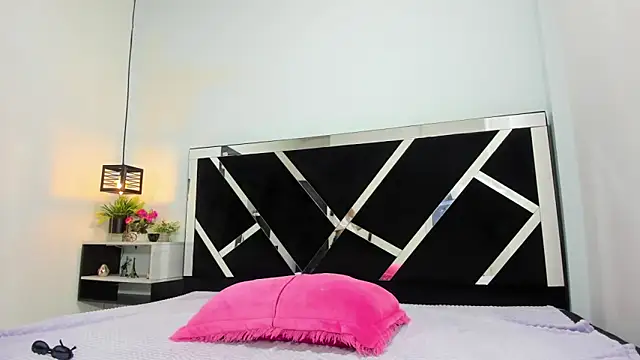 iisabella noa online show from 13, 1, 2026