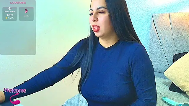 Aly Smith  online show from 10, 10, 2025