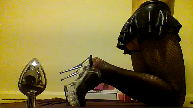 Snapshot of unforgettable_dirty_slut chatting on 28, 10, 2025 unforgettable dirty slut online show from 28, 10, 2025