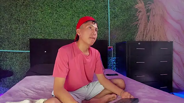 spicy adonhis online show from 9, 4, 2026