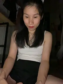 Snapshot of MinHiNi chatting on 5, 10, 2025 MinHiNi online show from 5, 10, 2025