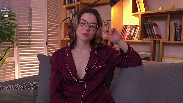 Sunny Teaze online show from 7, 2, 2026