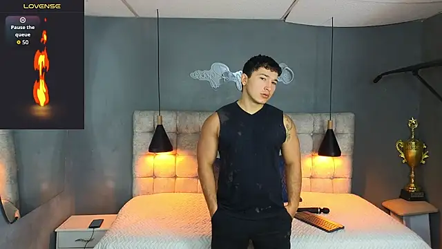 Snapshot of Horny_nick18 chatting on 25, 9, 2025 Horny nick18 online show from 25, 9, 2025