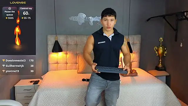 Snapshot of Horny_nick18 chatting on 2, 10, 2025 Horny nick18 online show from 2, 10, 2025