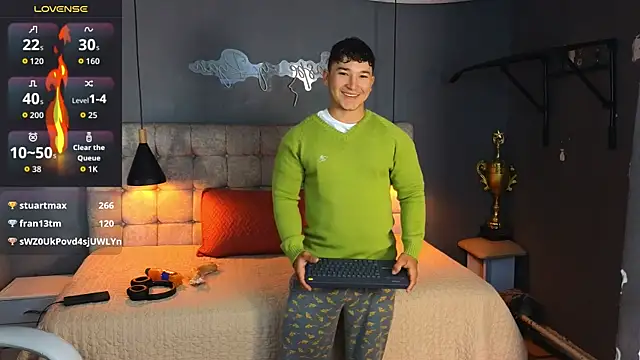 Snapshot of Horny_nick18 chatting on 21, 10, 2025 Horny nick18 online show from 21, 10, 2025