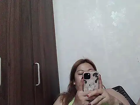 Snapshot of mimi15 chatting on 26, 6, 2026 mimi15 online show from 26, 6, 2026