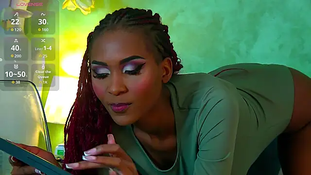 Izzie Sugar online show from 26, 9, 2025