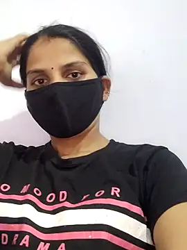 poojam93 online show from 28, 9, 2025