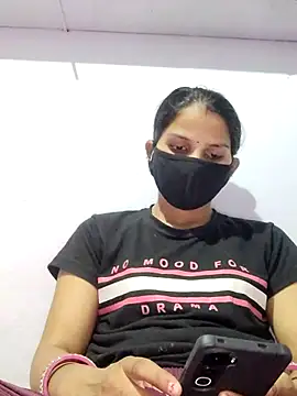 poojam93 online show from 6, 10, 2025