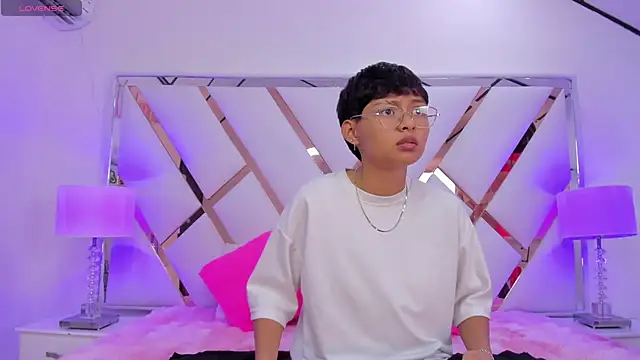 michell  petit  online show from 14, 9, 2025