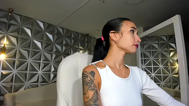 hellen tease online show from 16, 1, 2026