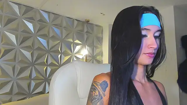 hellen tease online show from 25, 3, 2026