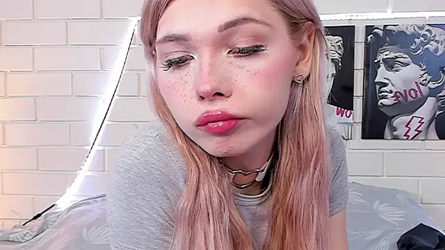 Blondy Fina online show from 10, 9, 2025