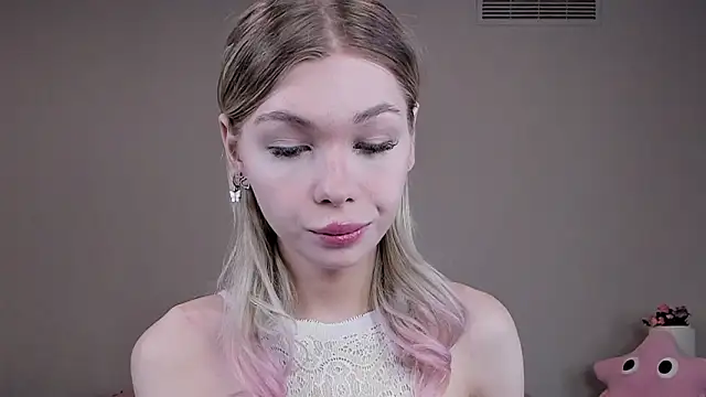 Blondy Fina online show from 8, 3, 2026