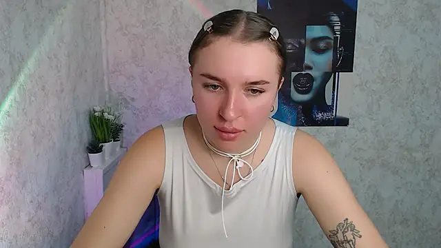 JuliaTopp  online show from 24, 10, 2025