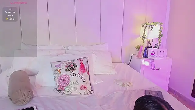 mia rousse25 online show from 29, 10, 2025