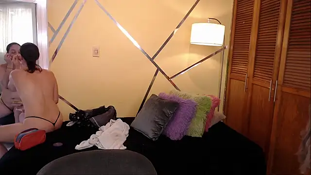 shirleyrojas online show from 23, 10, 2025