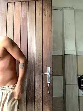 Snapshot of Novindot23cm chatting on 29, 10, 2025 Novindot23cm online show from 29, 10, 2025