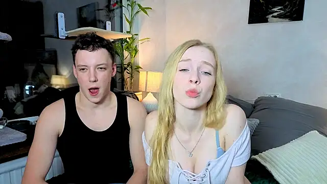 Emily0303 online show from 18, 10, 2025