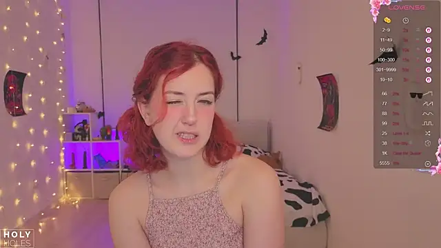 bananasgirl online show from 12, 11, 2025