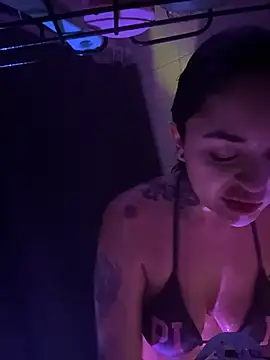 Snapshot of SexyPartners2023 chatting on 3, 11, 2025 SexyPartners2023 online show from 3, 11, 2025