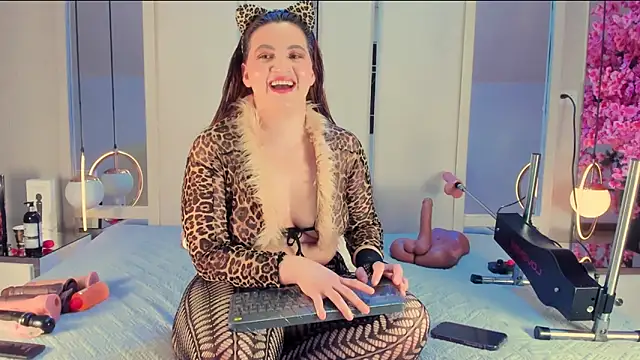 JuliaDavis 1 online show from 24, 2, 2026