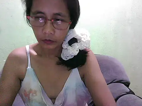 HotLadyPinay32 online show from 7, 2, 2026