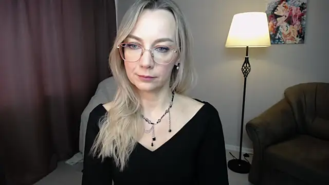 Snapshot of Ava_Elior chatting on 11, 10, 2025 Ava Elior online show from 11, 10, 2025