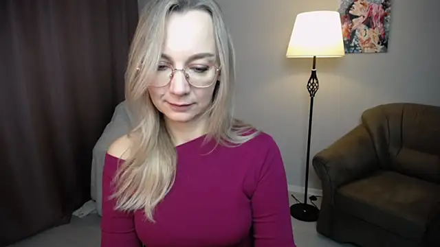 Snapshot of Ava_Elior chatting on 12, 10, 2025 Ava Elior online show from 12, 10, 2025