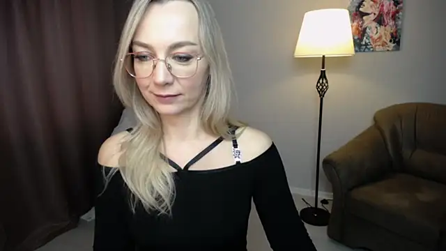 Snapshot of Ava_Elior chatting on 16, 10, 2025 Ava Elior online show from 16, 10, 2025