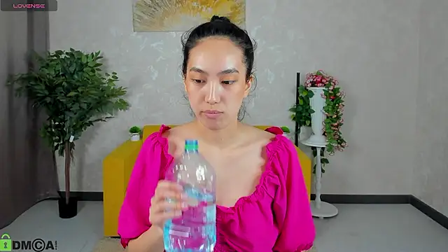 Snapshot of FlirtyAura chatting on 21, 2, 2026 FlirtyAura online show from 21, 2, 2026