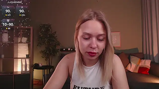 Snapshot of Pooja_Hegde chatting on 11, 9, 2025 Pooja Hegde online show from 11, 9, 2025