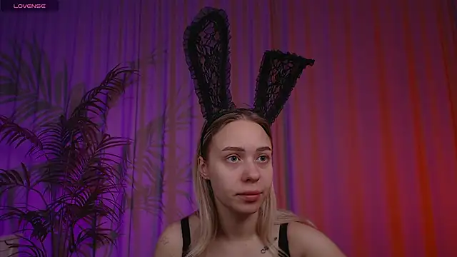 Snapshot of Pooja_Hegde chatting on 8, 10, 2025 Pooja Hegde online show from 8, 10, 2025