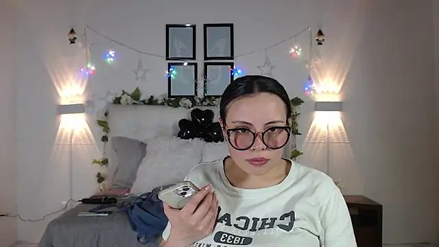 Megan 05  online show from 9, 2, 2026