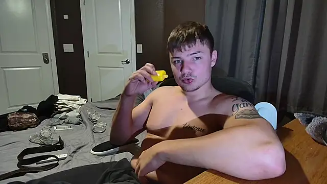 Snapshot of derekmontana2 chatting on 11, 9, 2025 derekmontana2 online show from 11, 9, 2025