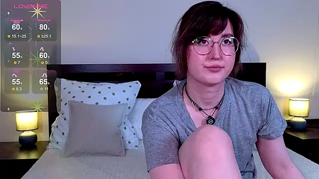 Snapshot of _AlexaFlowers_ chatting on 19, 6, 2026 AlexaFlowers online show from 19, 6, 2026