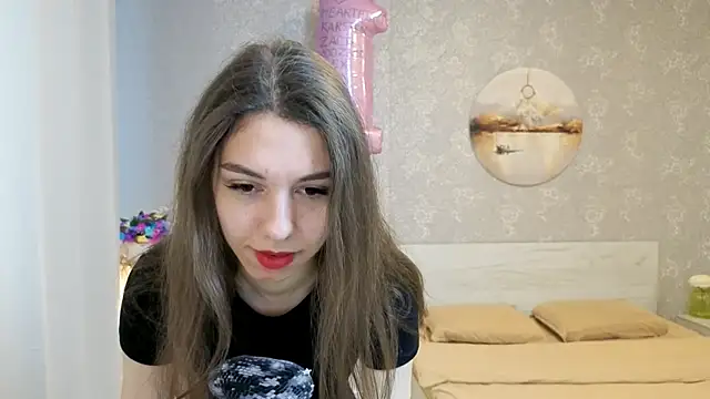 Snapshot of KellyShines chatting on 18, 6, 2026 KellyShines online show from 18, 6, 2026