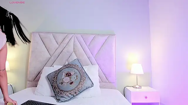 angelica cross  online show from 19, 9, 2025