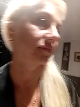Snapshot of KissMiSveet chatting on 13, 9, 2025 KissMiSveet online show from 13, 9, 2025