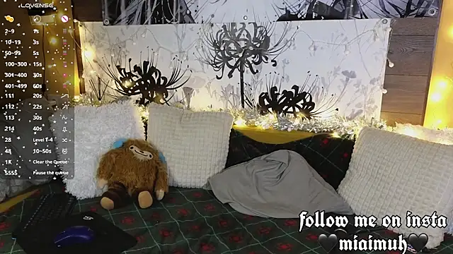 mia  yui online show from 18, 12, 2025