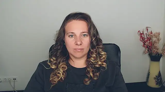 Darklure  online show from 12, 9, 2025