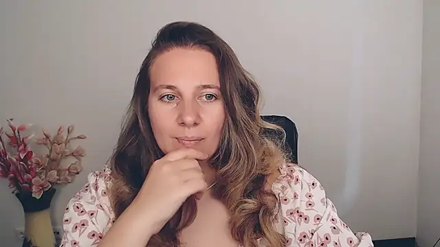 Darklure  online show from 15, 9, 2025