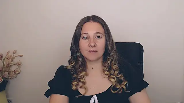 Darklure  online show from 19, 9, 2025