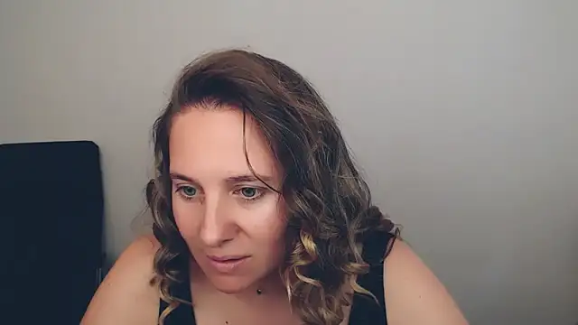 Darklure  online show from 24, 9, 2025